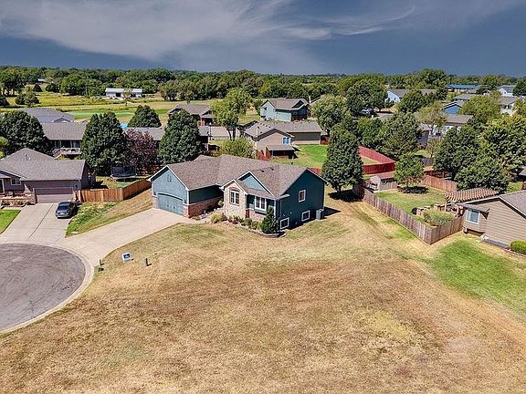 3rd image of 611 Cleek Ct