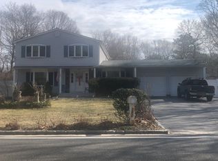 282 River Rd, Shirley, NY 11967