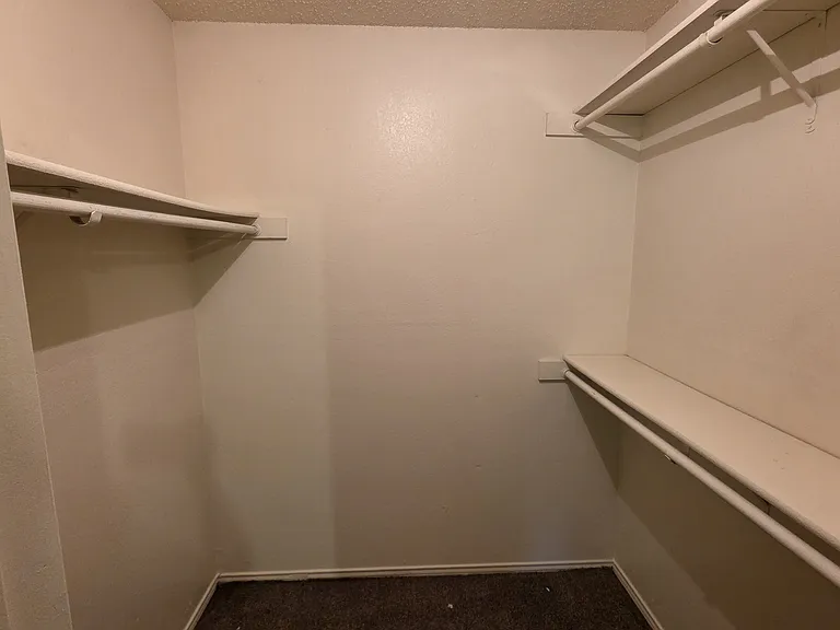 1002 Vera Ct — Photo 6