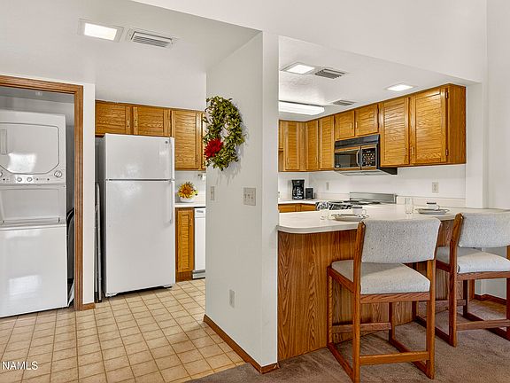 5th image of 2605 N Pinon Rdg #570