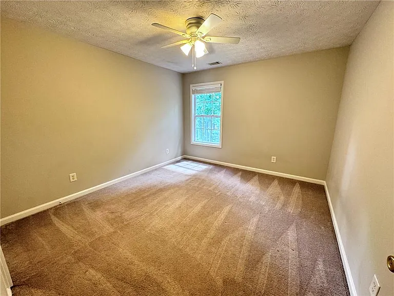 3044 Kentmere Dr — Photo 20