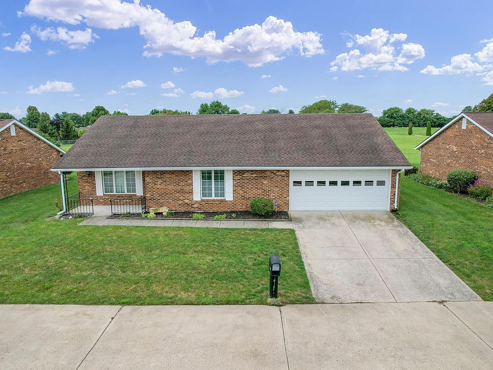 1st image of 851 Circle Dr #32