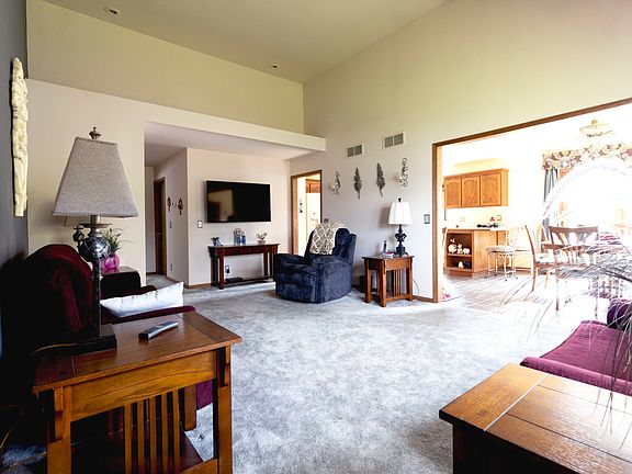 4th image of 607 Flanagan Dr Unit B