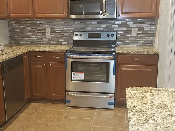 4th image of 3025 Tipperary Dr
