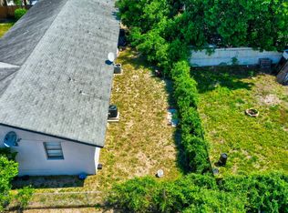 125 W 17th St APT 1, Riviera Beach, FL 33404