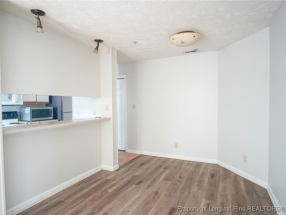 3rd image of 349 Waterdown Dr APT 12
