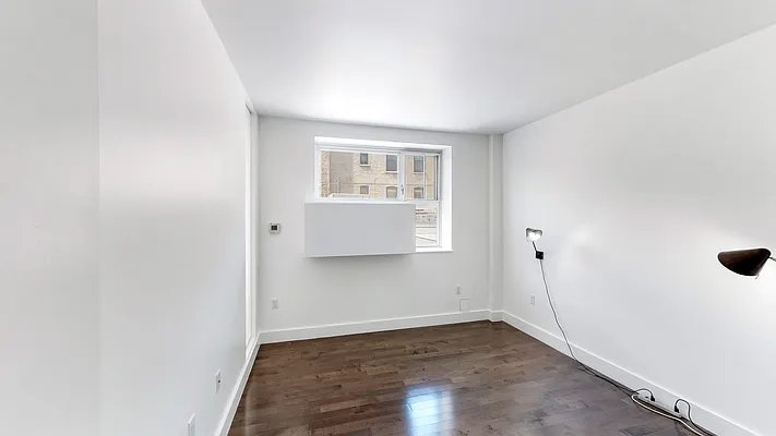 Rented by Bizzarro Agency | media 19