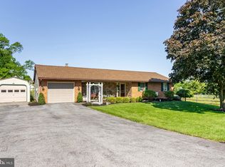 20 Glenbrook Rd, Leola, PA 17540