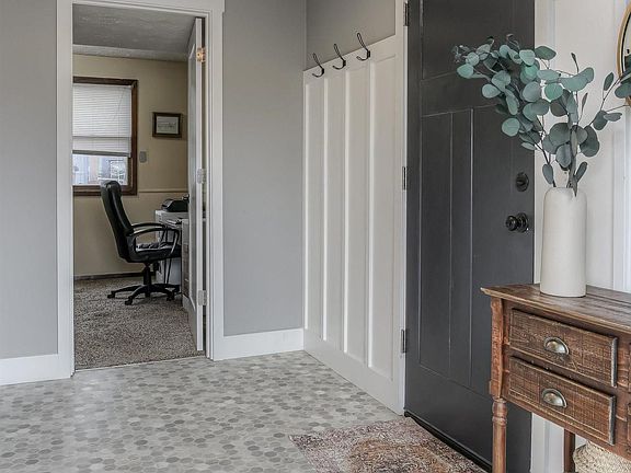 3rd image of 15323 Drexel Cir
