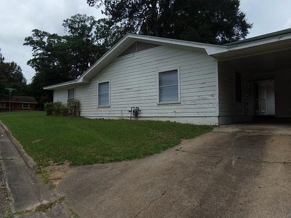 2nd image of 417 Esther Blvd