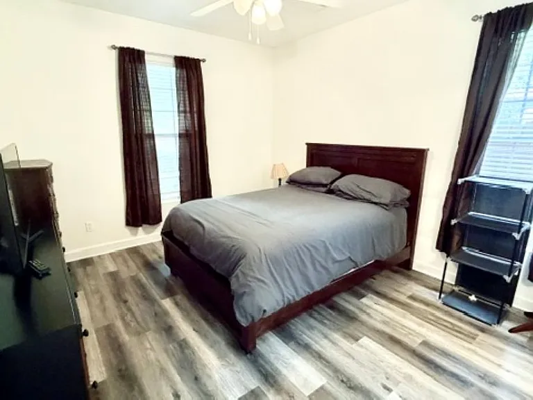 1022 New York St — Photo 15
