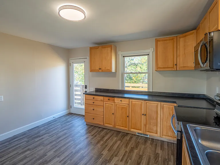 2750 Dalewood Ave SE — Photo 3