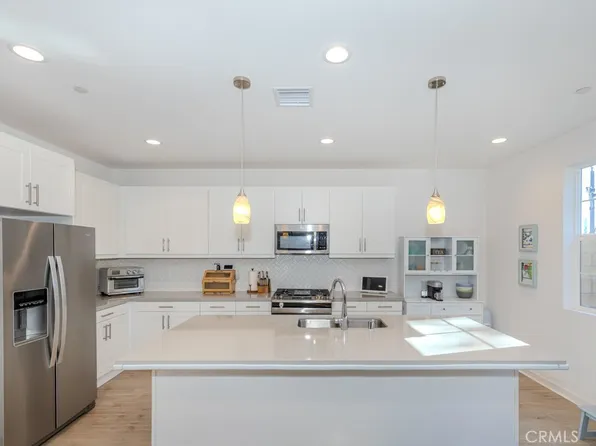 7082 Mallow Dr Unit 2, Fontana, CA 92336