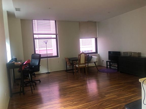 5th image of 330 S Michigan Ave APT 1613