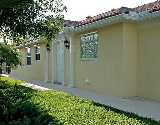 2nd image of 10840 SW Elsinore Dr