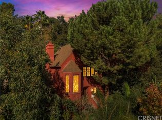 2933 N Beachwood Dr, Los Angeles, CA 90068