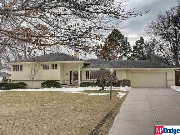 2nd image of 9521 Douglas St