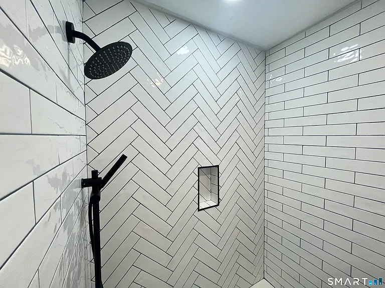 82 Howard Ave #1R — Photo 14