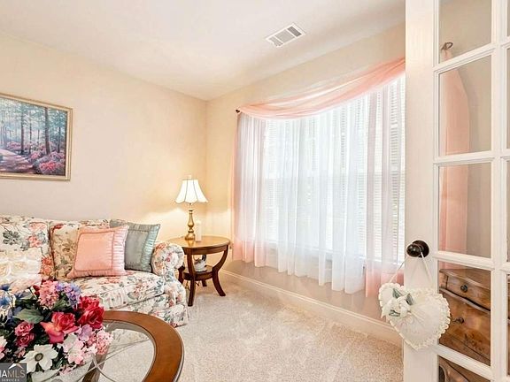 4th image of 1812 Maxey Ln