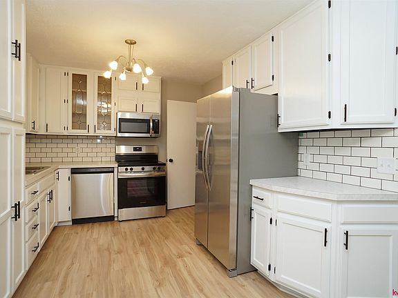 5th image of 7620 Aylesworth Ave