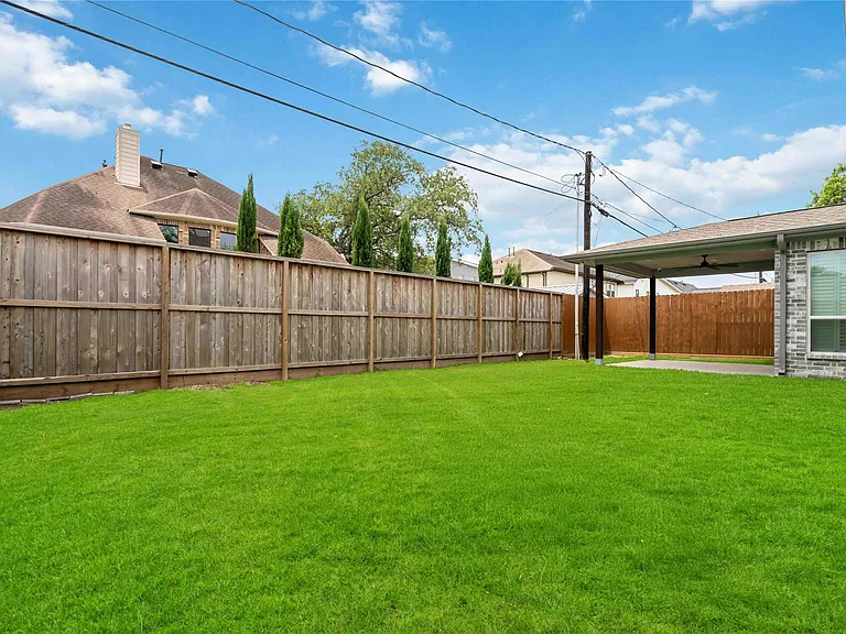 1303 Gardenia Dr — Photo 28