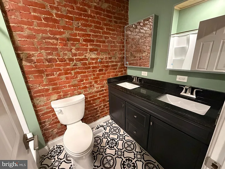 2643 N Mascher St — Photo 14