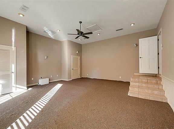 3rd image of 1205 Wade Dr