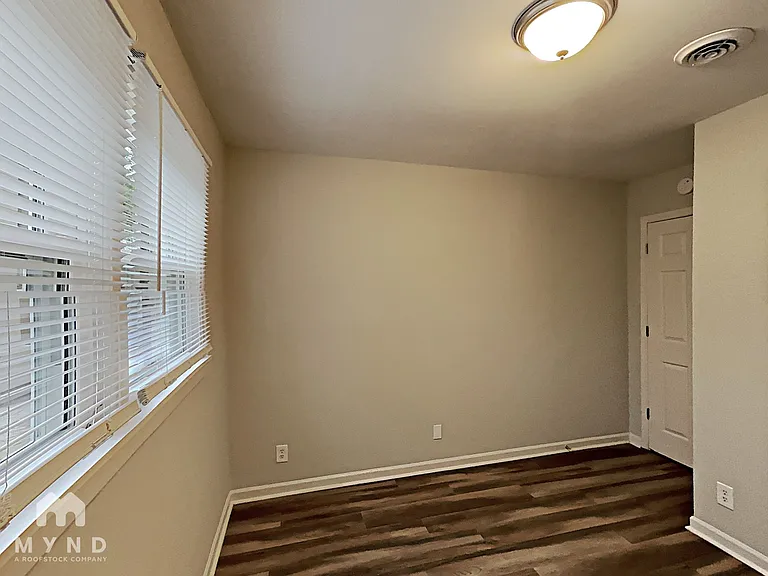 2715 Carriage Ln — Photo 15