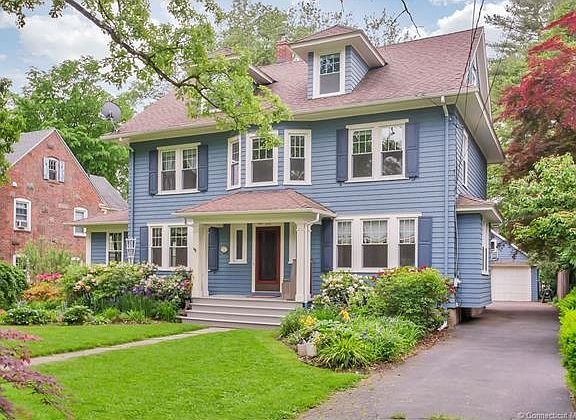 Spectacular gardens,  a lon...