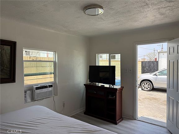 4th image of 4101 Arden Dr #B