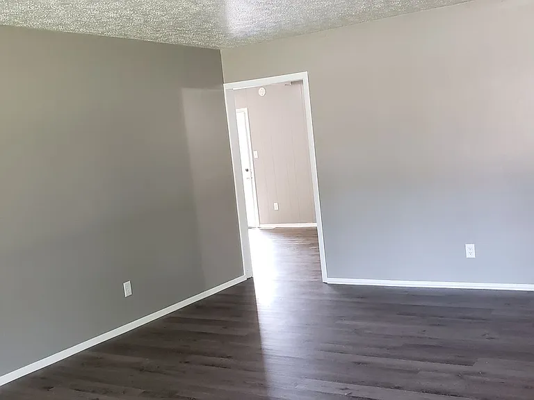1501 W Blvd — Photo 16