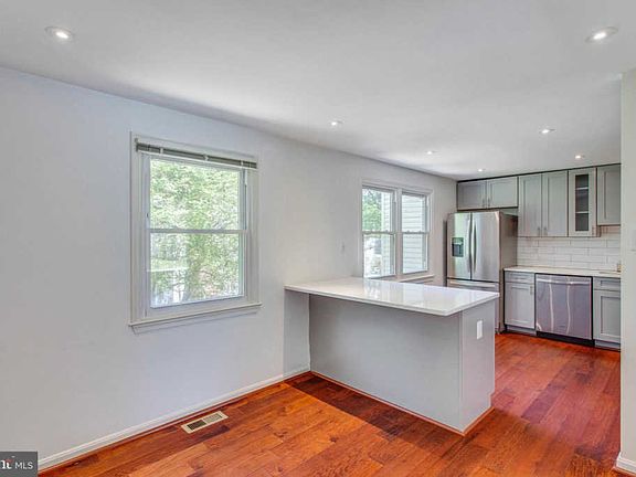 5th image of 9068 Loreleigh Way