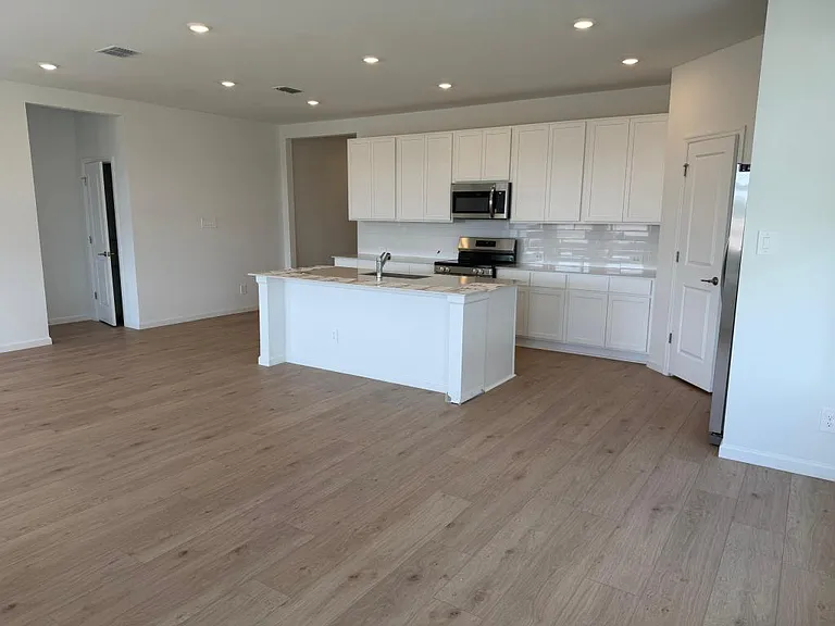 4371 Vibernum Ave — Photo 3