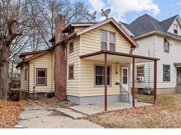 1146 N Main St, Rockford, IL 61103