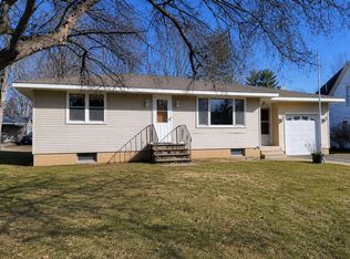 6516 Elm St, North Branch, MN 55056