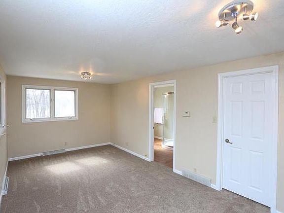 3rd image of 5476 Silver Lake Dr