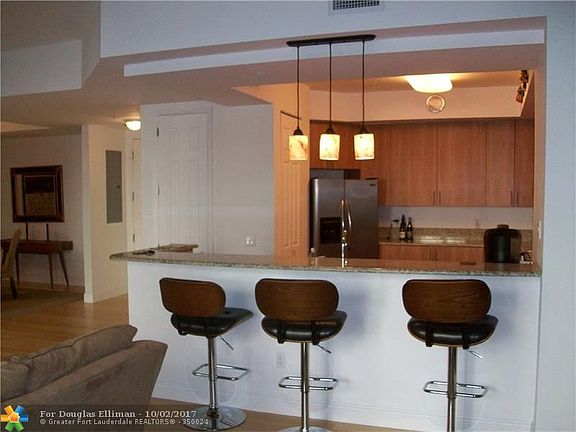 3rd image of 2609 NE 14th Ave APT 307