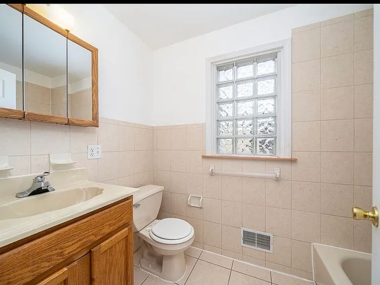 38 W 20th St #2 — Photo 17