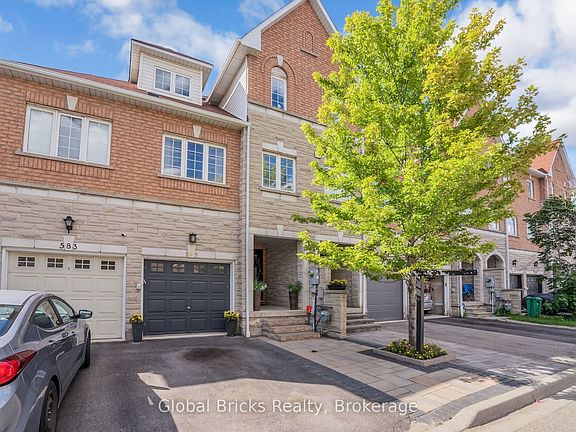 2nd image of 585 Candlestick Cir