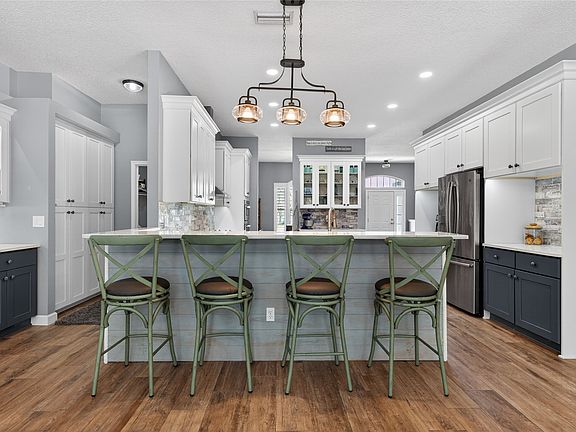 5th image of 23501 Flora Parke Blvd