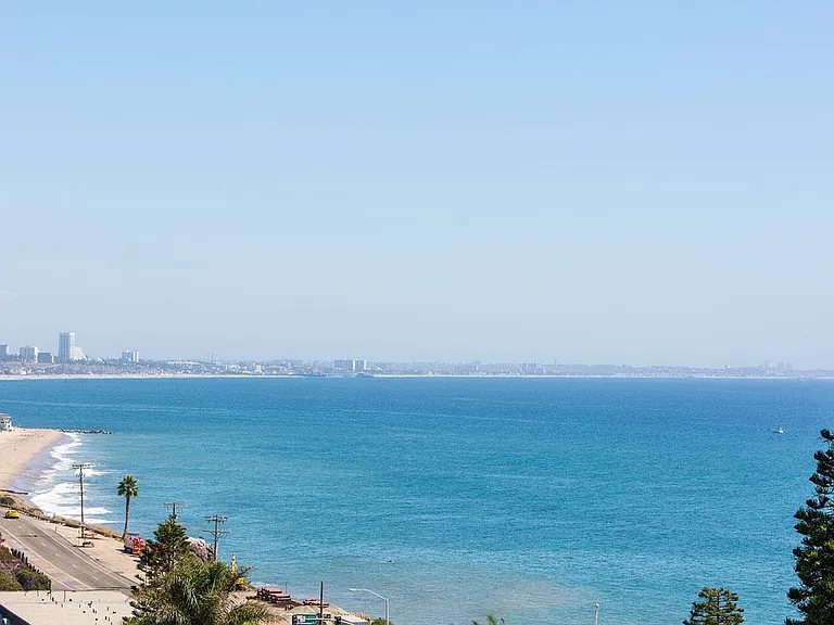 18109 Coastline Dr — Photo 15