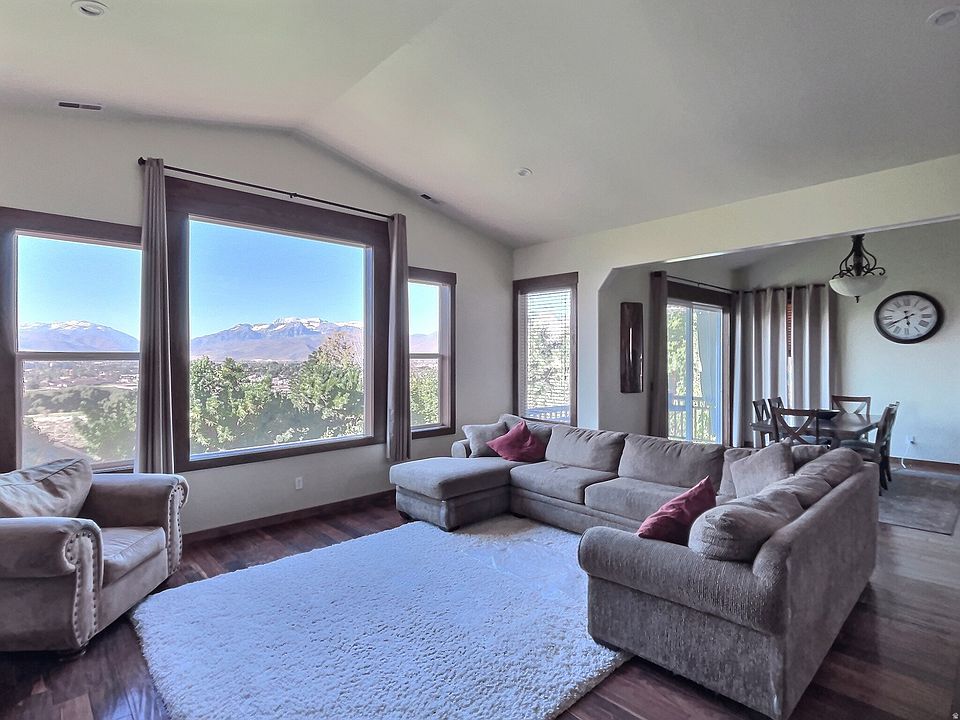 1st image of 642 Ridge Dr