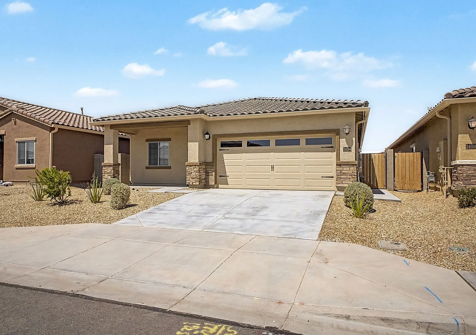 Beautiful House For Rent In Buckeye! Move In Ready! — Photo 3