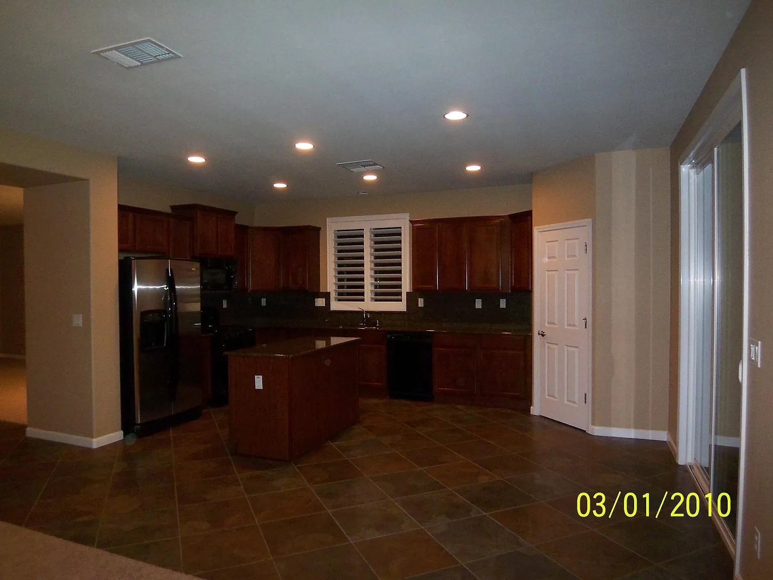 5 bed, 3.5 bath, 3567 sqft, $3,800 — Photo 4