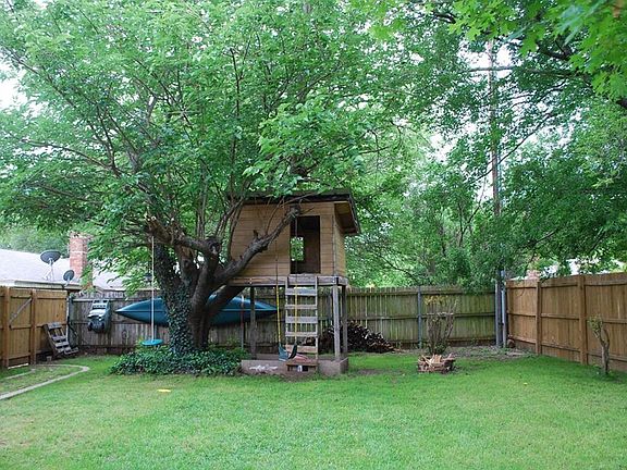 3rd image of 105 Delmore Dr