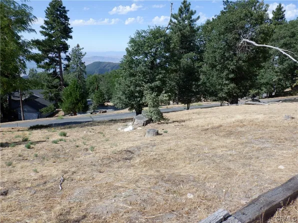 12 Ponderosa Pike, Running Springs, CA 92382