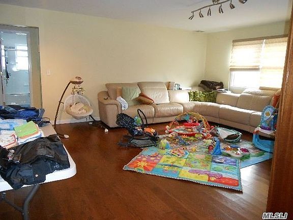 4th image of 540-542 Lincoln St
