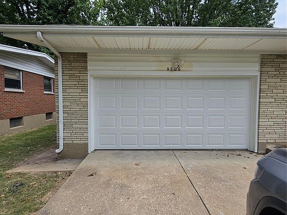 2nd image of 9706 Newton Dr