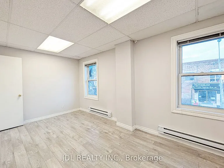 1954 Danforth Ave #2 — Photo 6