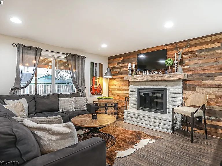 3551 NE 7th Ct — Photo 8